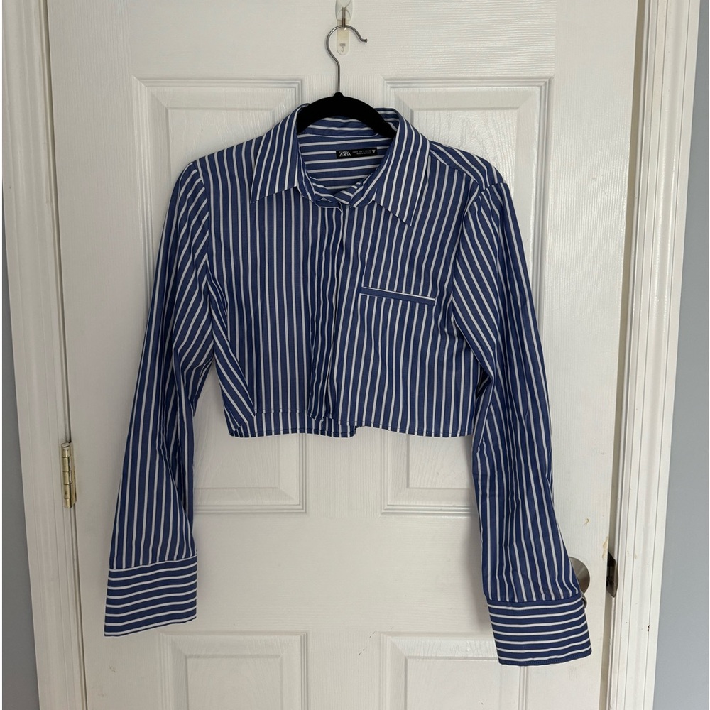 Zara blue and white cropped button up